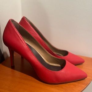 Red Banana Republic Pumps
